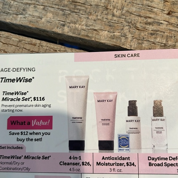 New In Box Mary Kay Timewise 4-in-1 Cleanser. 4.5 oz. - Picture 4 of 4